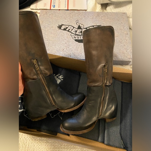 Excellent condition! FREEBIRD Castle - Picture 5 of 11